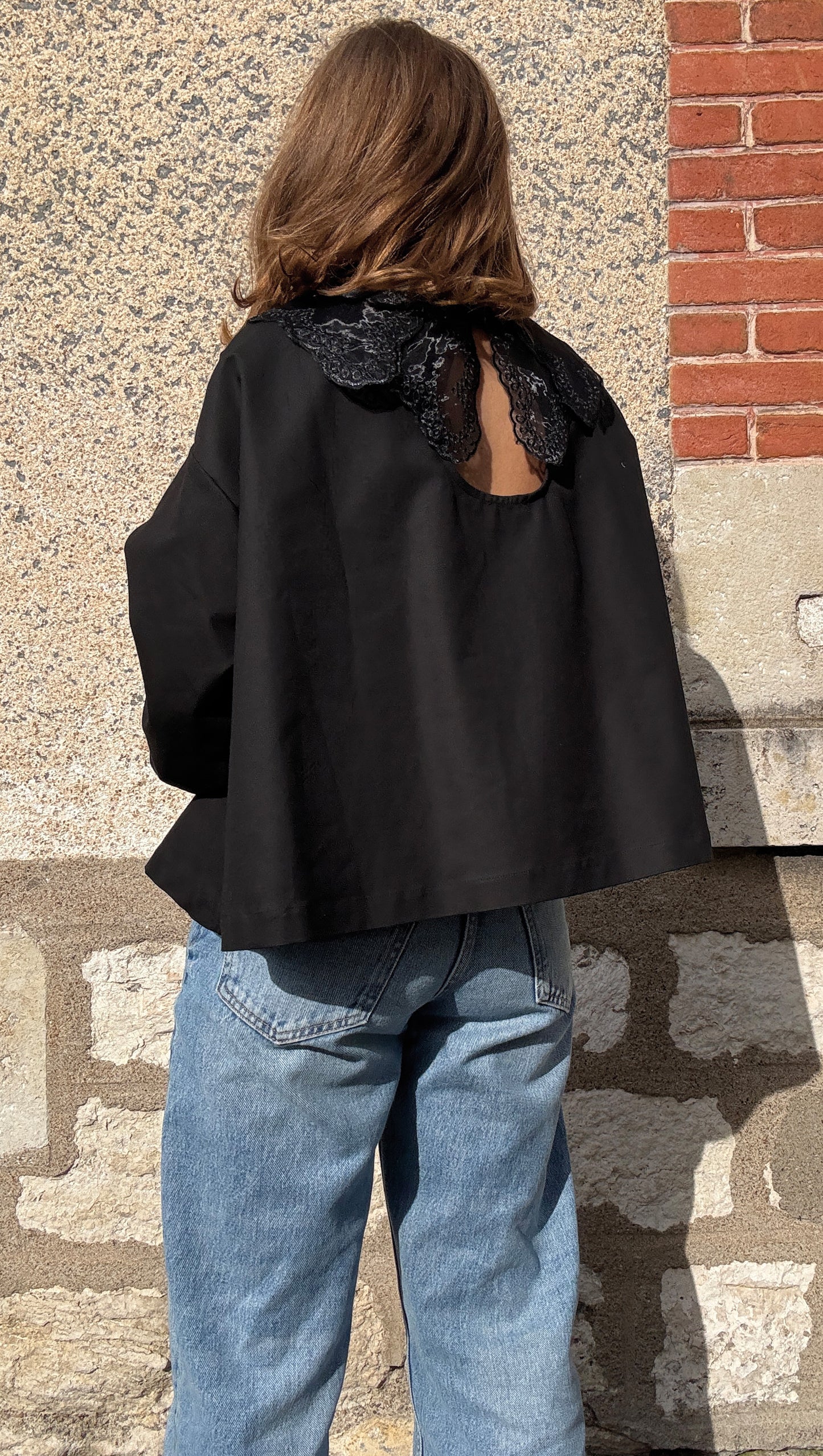 CHEMISIER ROSÉE NOIR COL DENTELLE